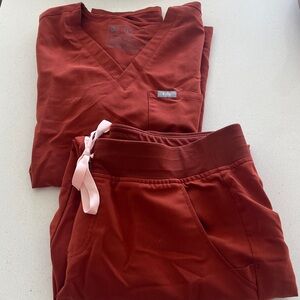 Figs Auburn scrub set; small Catarina top and medium petite Zamora jogger